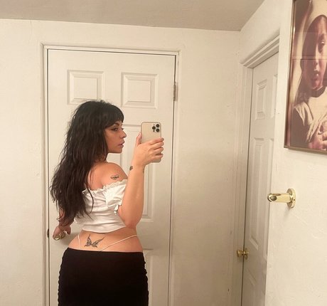 Mariana de Miguel nude star photo