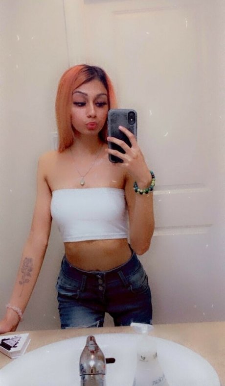 busty mom onlyfans hot sexy pictures