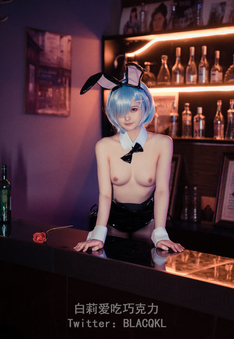 Shirariri star sexy pictures