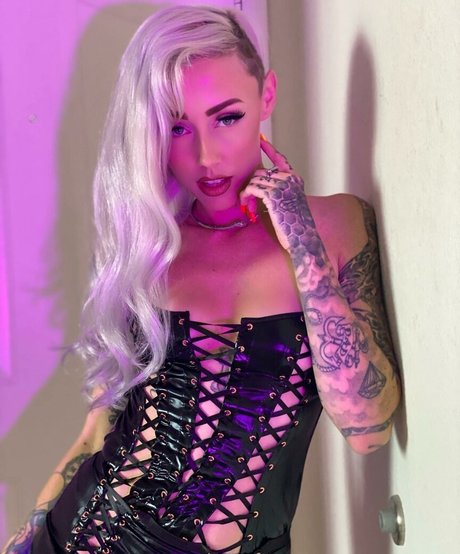 Shonda Laurelee Mackey model pretty photos