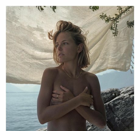 Chloe Kian pornstar art pic