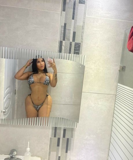 Darlyn Castillo model hd photo