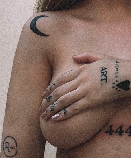 Leticia Borghesan naked star pics