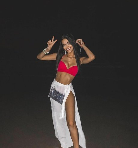 Isadora Quadros nude actress archive