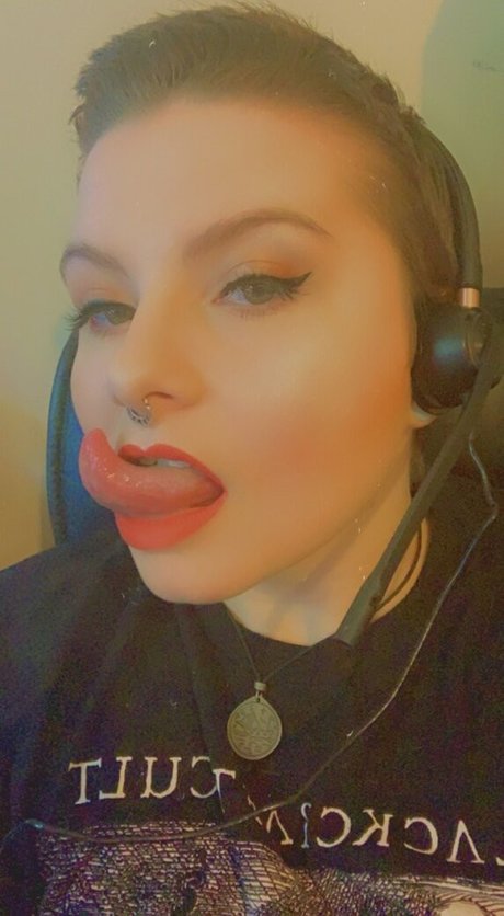 MoreCumberworldly star hot img