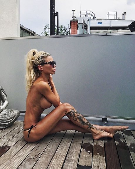 Amalia Yildirim model adult gallery