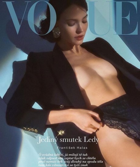 Sasha Luss star exclusive pic