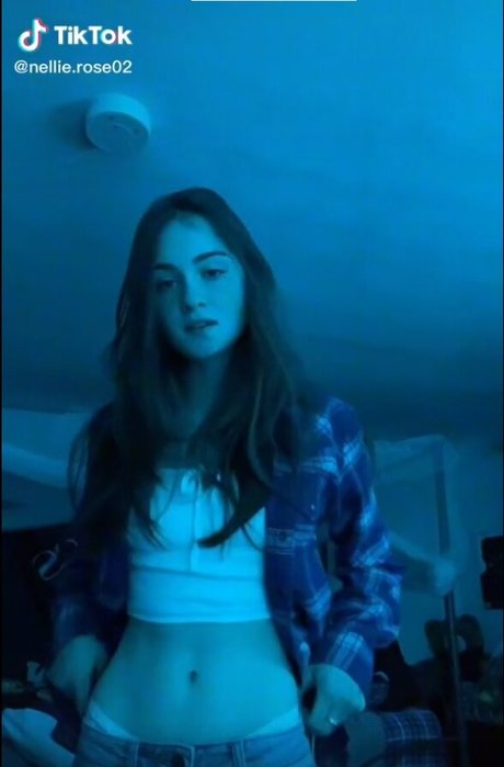 Nellie Rose erotic star image