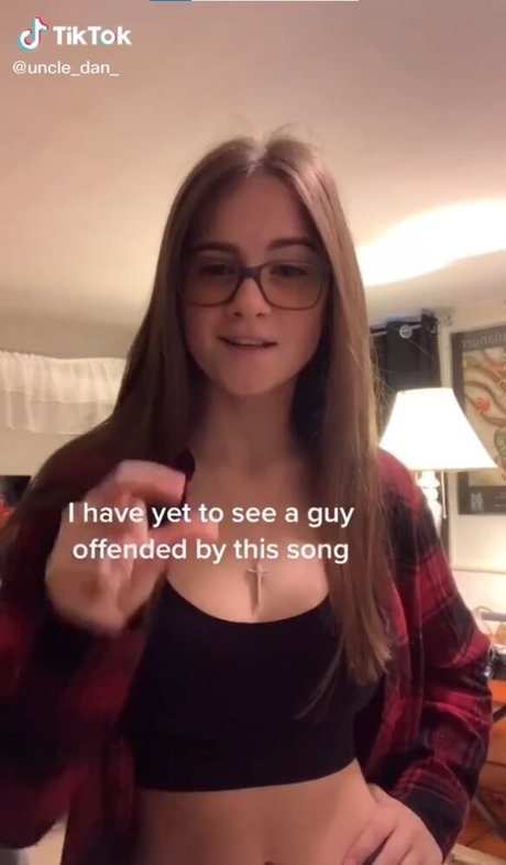 Nellie Rose top model pictures