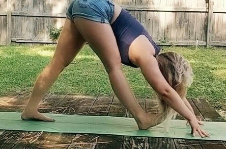 milf handjob onlyfans free sex galleries