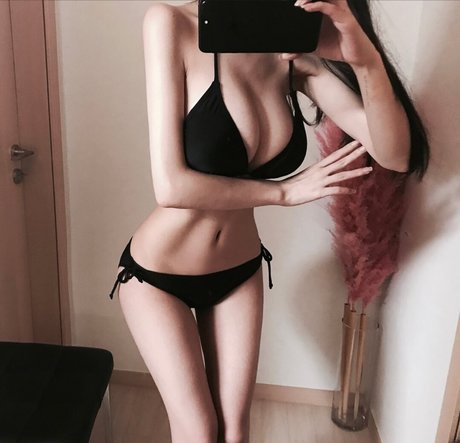 baby b47 erotic actress pic