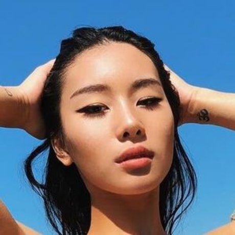 bbymari naked model image