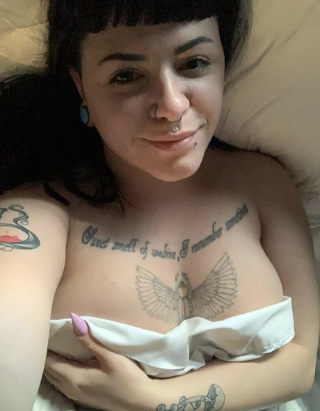 BettiesPaige perfect pornstar gallery