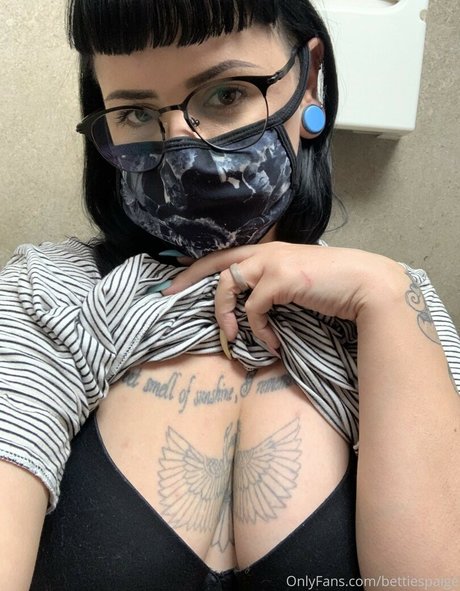 BettiesPaige star sex image