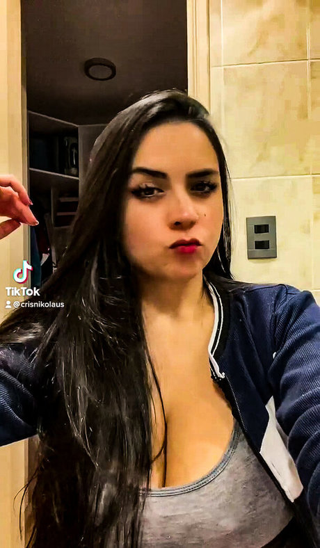 Cris Nikolaus porn model gallery