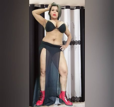 Elizbete Perera hot star pictures