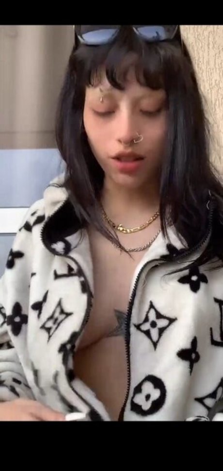 Strychniness model pretty image