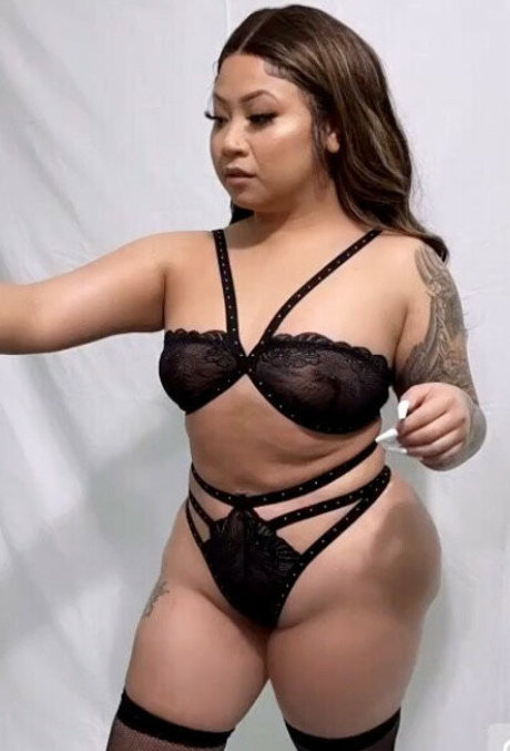 simplyyyj top model picture