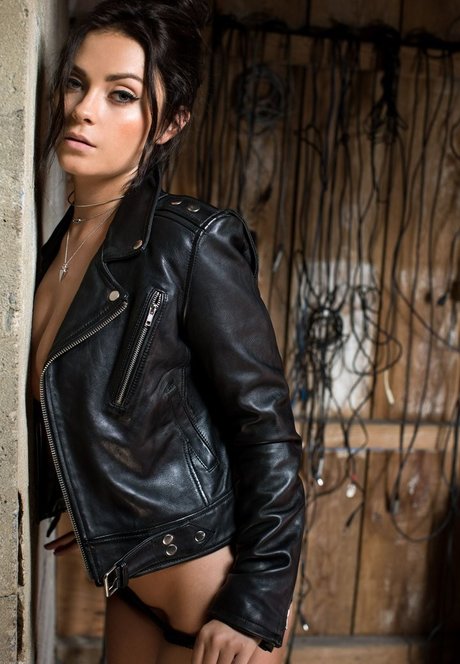 Alexandra Tyler model pornographic gallery