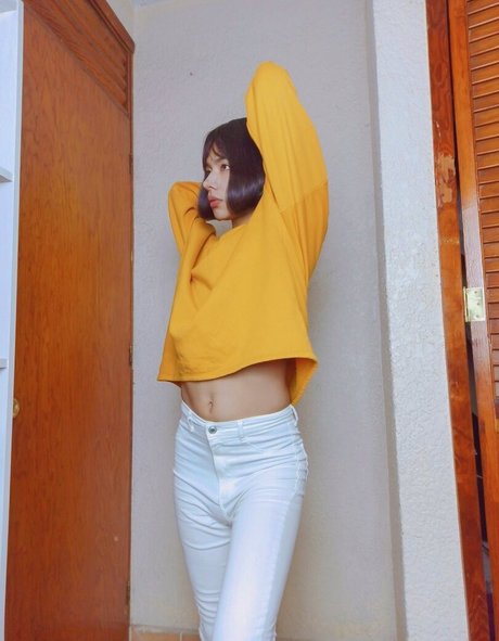 Brunett sexy model img