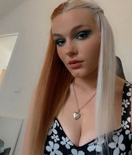 Lovergirl 1999 best model photos