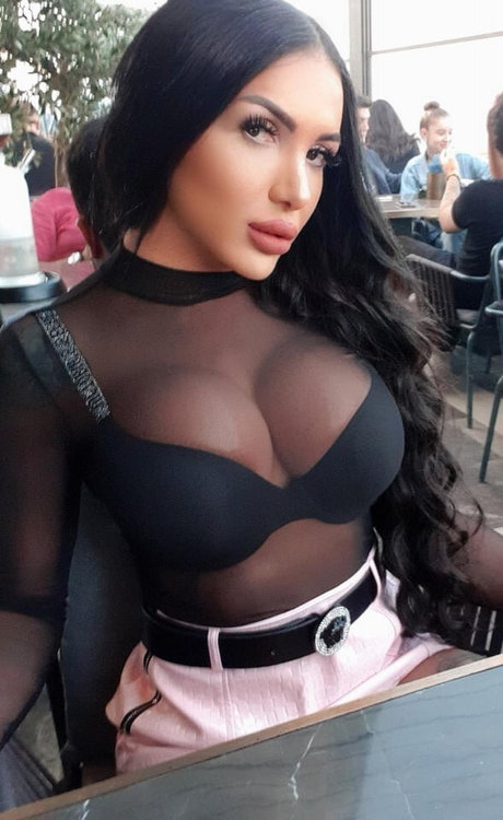 chubby goth onlyfans free photo