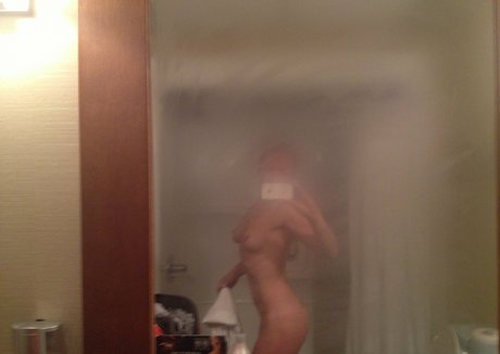 Emily Begin star high quality photos