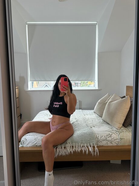 BritishSofia beautiful model pic