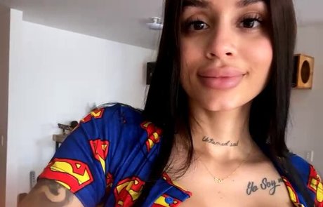 Lara Henao beautiful model photo