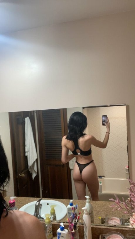 lilywest56 erotic model pictures