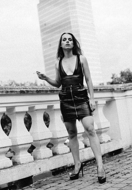 Lady Annabelle erotic model pictures