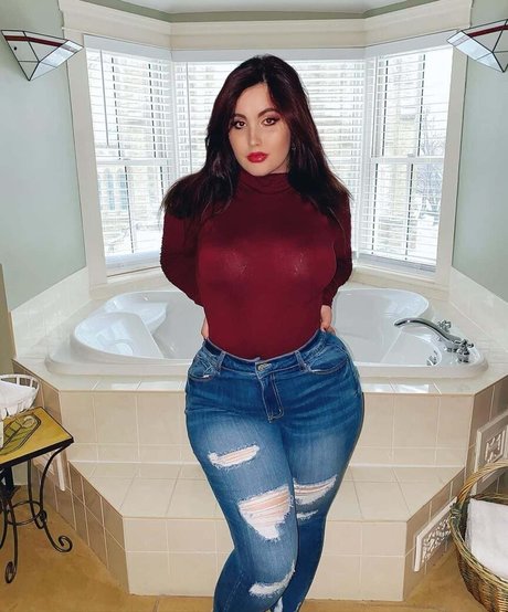 Sofia MacBeth top star galleries