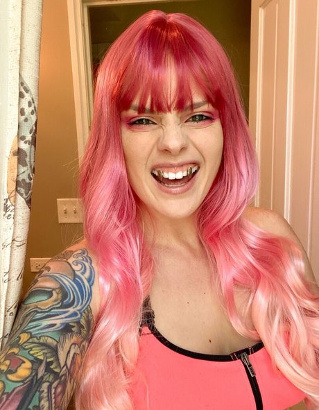 tiny onlyfans sexy pictures