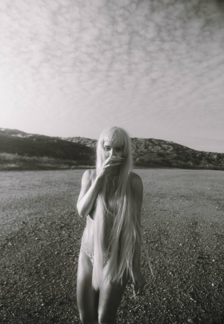 Ana Sophie Rose nude model img