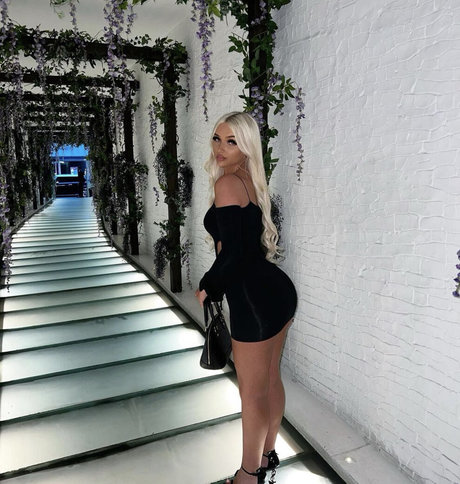 Meg Coldwell pretty pornstar pic