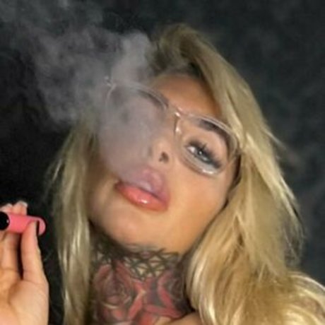 ali3ninvasion pornstar naked photo