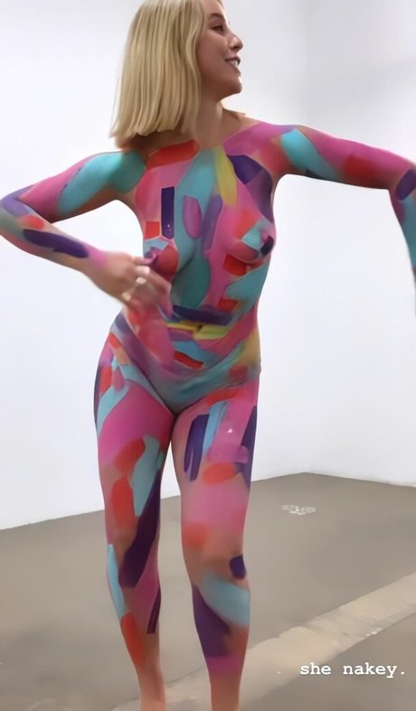 Chessie King nude model images