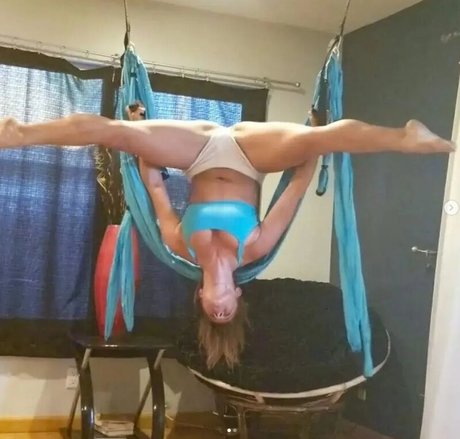 Aura Bright naked star img