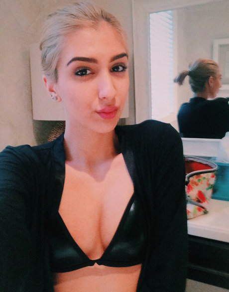 curvy kitty onlyfans pornographic pic