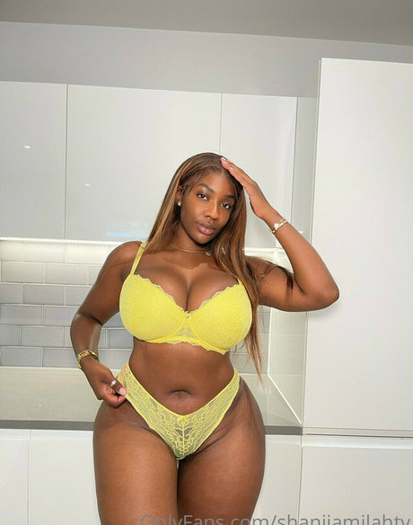 Shani Jamilah naked pornstar image