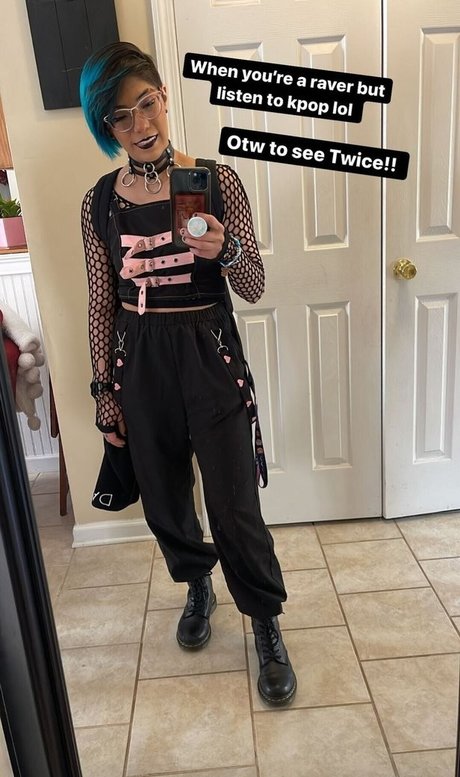 Namii cos nice model gallery