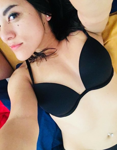 Tania Ivette art model pic