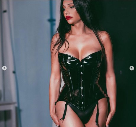 shemalevalentina naked pornstar galleries