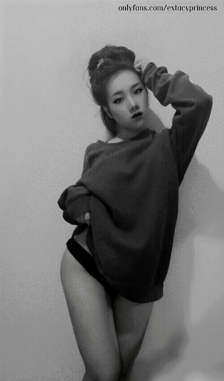 sxxxtacy erotic pornstar images