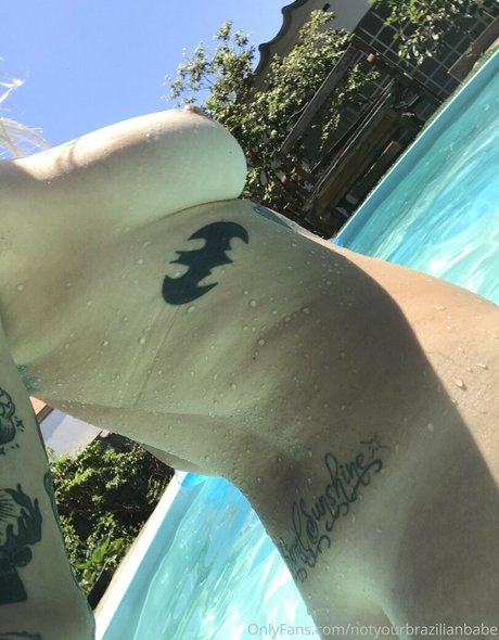 sans3v3rini model photo