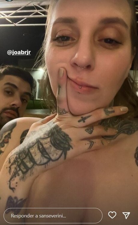 sans3v3rini star hot pics