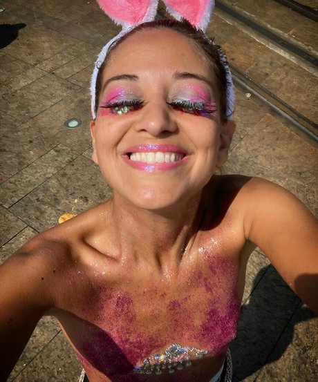 Le Corps La Maison L esprit sexy star photos