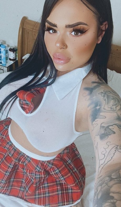 Lexie Essex pretty pornstar pic