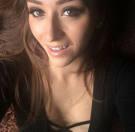 Arty Fakes pornstar sexy archive