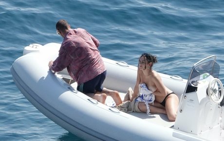 Charlie XCX art star pics